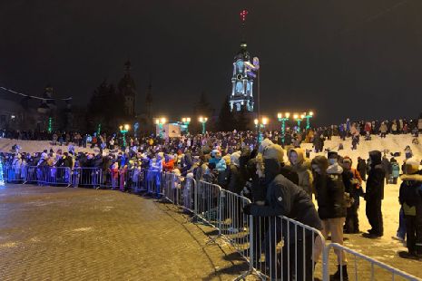 Тысячи тамбовчан наблюдали за праздничным салютом на площадях города
