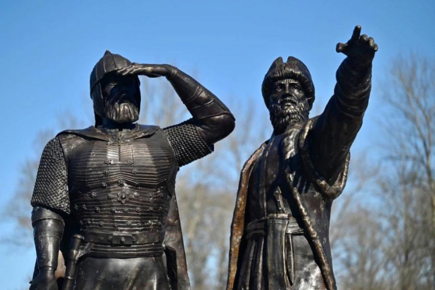 В Мичуринске открыли памятник основателям города