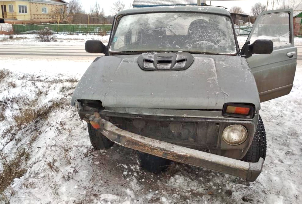 Нива тамбов. Авария в Староюрьево 21 .12.2020. Пенза Тамбов ДТП Нива в кювет. Авито Тамбовская область машина Нива новая Староюрьевский район.