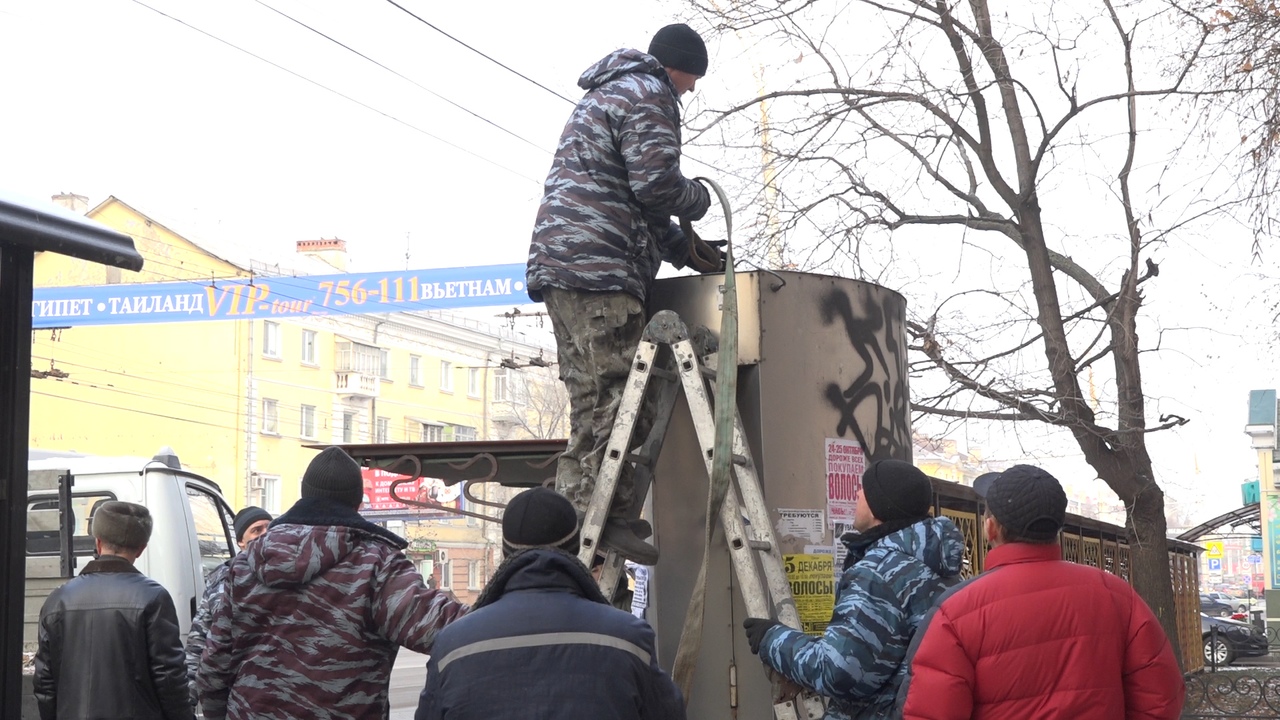 На Советской в Тамбове снесли незаконно установленный киоск