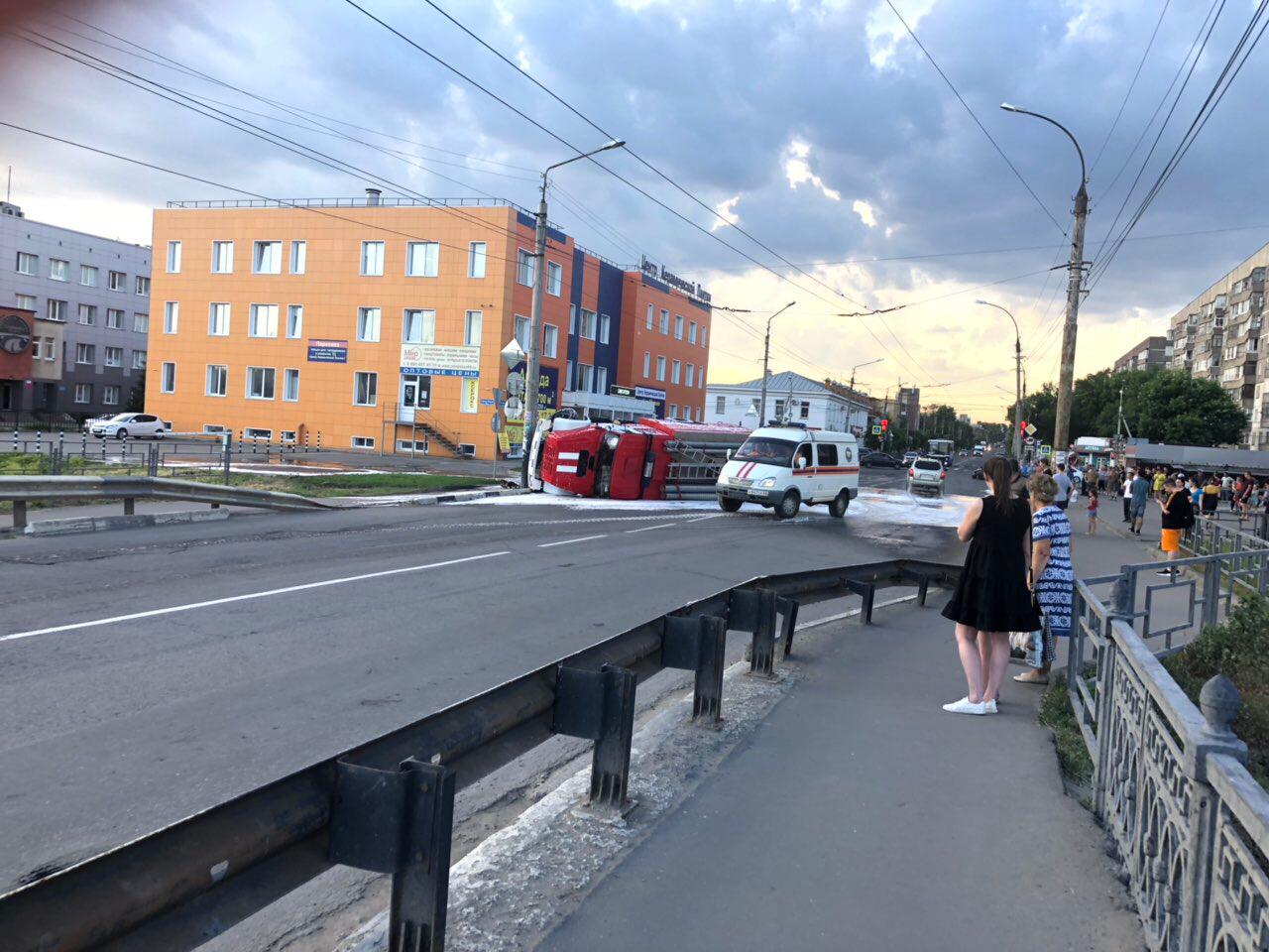 В центре Тамбова перевернулась пожарная машина | 31.05.2019 | Тамбов -  БезФормата