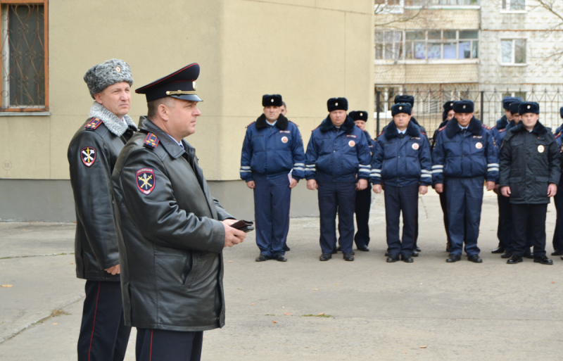 Полиция тамбов. Полицейский Краснослободцев Тамбов. Зимняя форма начальника полиции. Полицейские Тамбовской области УМВД. УМВД зимняя форма.