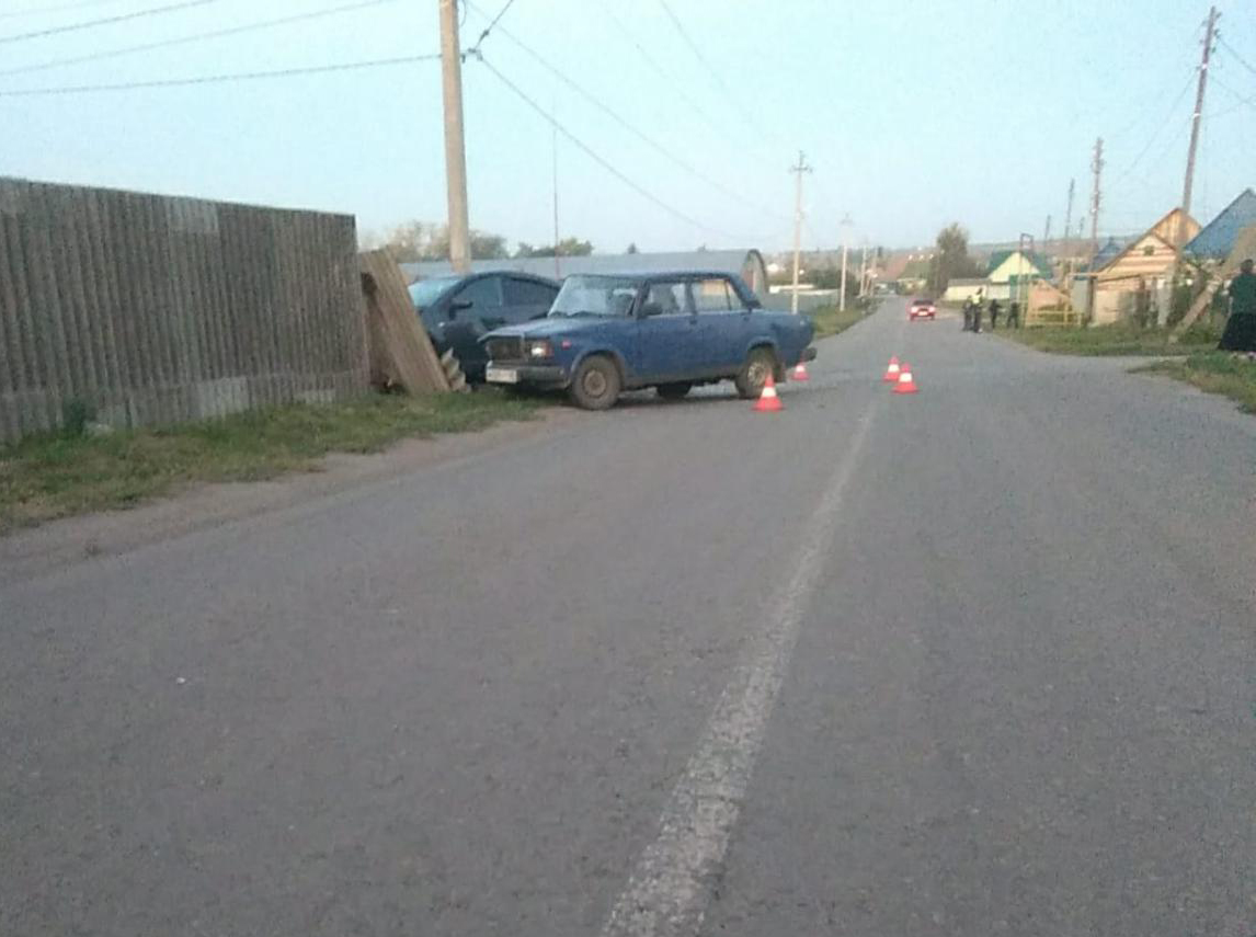 В Жердевке иномарка врезалась в ограждение дома | ИА “ОнлайнТамбов.ру”