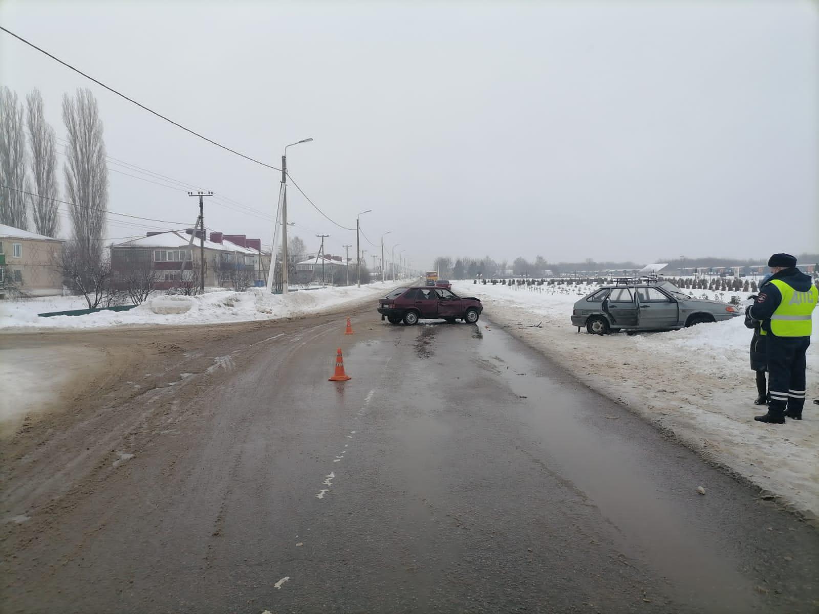 В Петровском районе в ДТП пострадали два человека | 19.01.2022 | Тамбов -  БезФормата