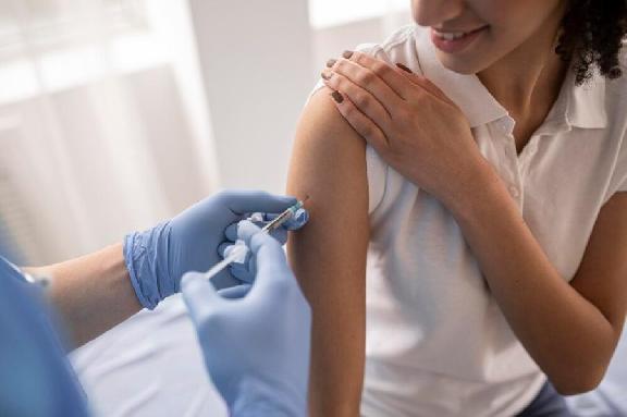 В поликлиниках Тамбова делают прививки против клещевого энцефалита