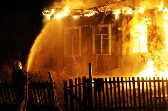 Семейная пара погибла при пожаре в частном доме в Тамбове