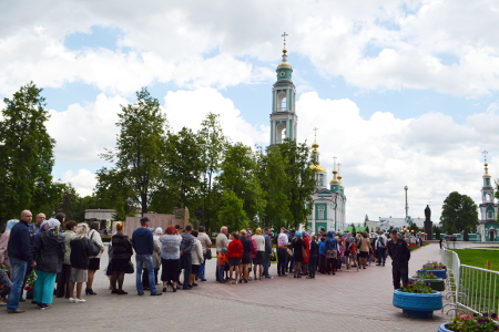 Покровский монастырь очередь