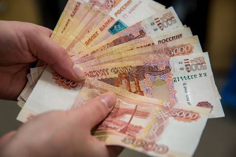 В Тамбове администратор магазина украл из кассы 245 тысяч рублей