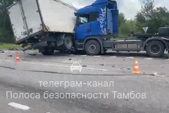 На трассе в Тамбовской области столкнулись пять автомобилей