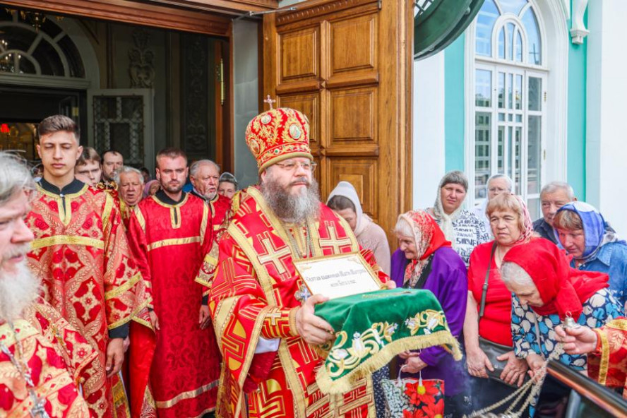 В Тамбове проводили ковчег с частицей мощей святой Матроны Московской