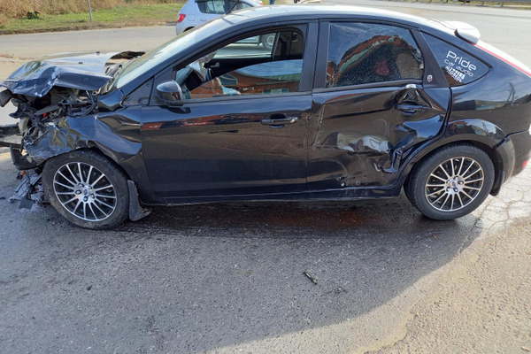 В Тамбовской области пожилой водитель на "Шевроле Нива" врезался в "Форд Фокус": есть пострадавшие