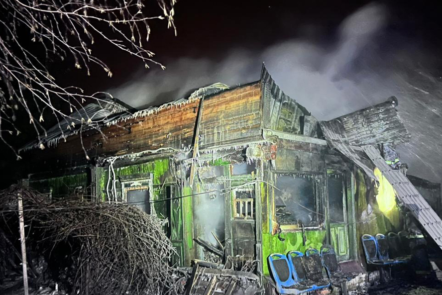В Тамбовской области при пожаре в частном доме погибли три человека