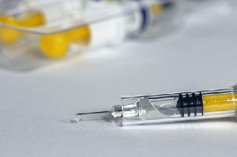 Стало известно число добровольцев на тестирование вакцины от COVID-19