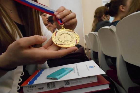 Победители международных школьных олимпиад получат премии в 1 млн рублей