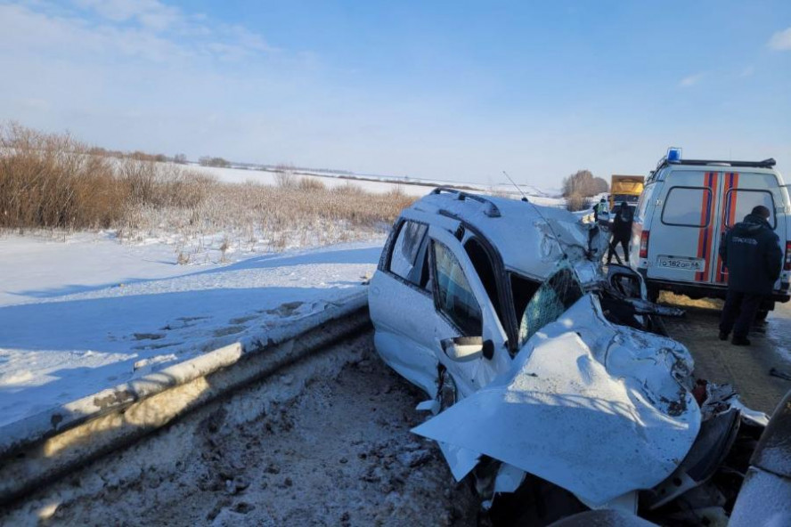 С водителя фуры, по вине которого в ДТП погибла супружеская пара, взыскали 3 млн рублей