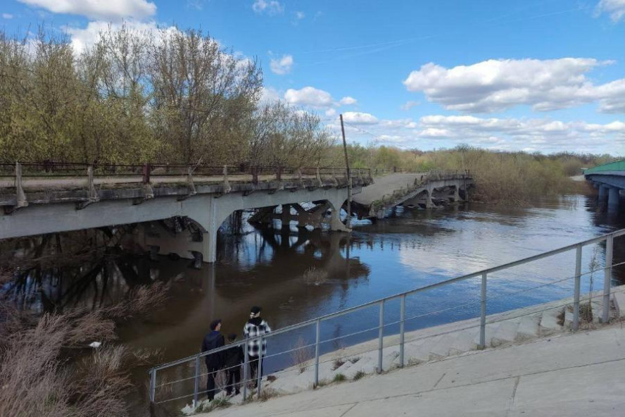Руководство Уварова могут наказать за рухнувший мост