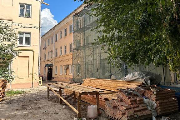 В центре Тамбова ремонтируют бывшее здание Носовской богадельни