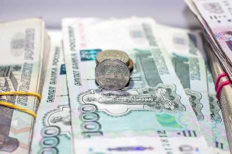 Дмитрий Песков уточнил слова о возможной раздаче денег россиянам