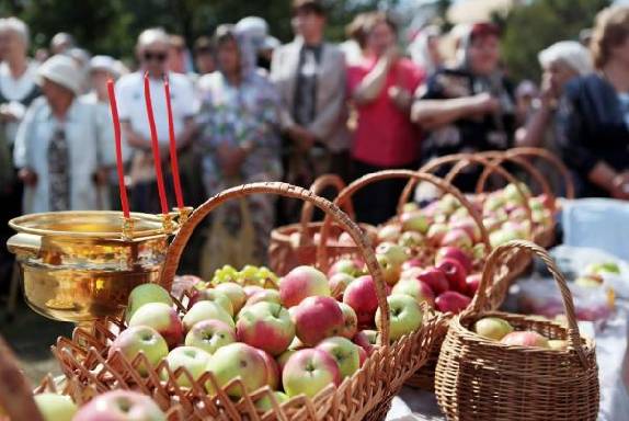 Православные отмечают сегодня Яблочный Спас