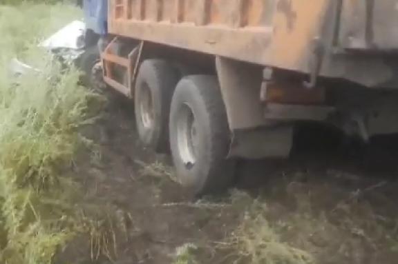 В Тамбовской области грузовик при обгоне фуры влетел в легковушку: есть жертвы