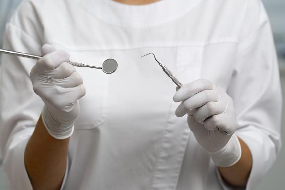 В Тамбове стоматологию подозревают в нарушении требований рекламного законодательства 