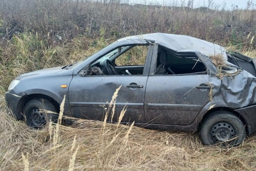 В Бондарском округе 42-летняя водитель "Lada Granta" перевернулась в кювет