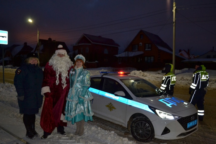 В Тамбовской области стартовала Всероссийская акция "Полицейский Дед Мороз"