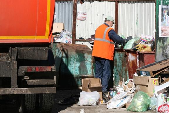 Александр Никитин назвал ситуацию с вывозом мусора в Тамбове недопустимой