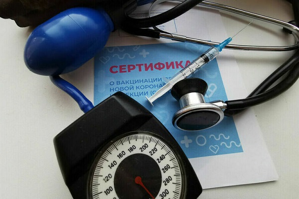Заболеваемость COVID-19 в России за неделю выросла на 30,2%