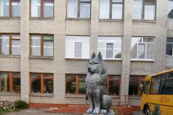 В Уварово появился памятник Тамбовскому волку