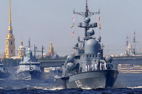 В России отмечается День военно-морского флота