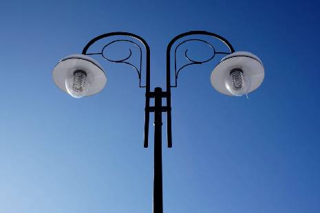 В Мичуринском районе мужчина похитил четыре уличных фонаря и фонарный столб