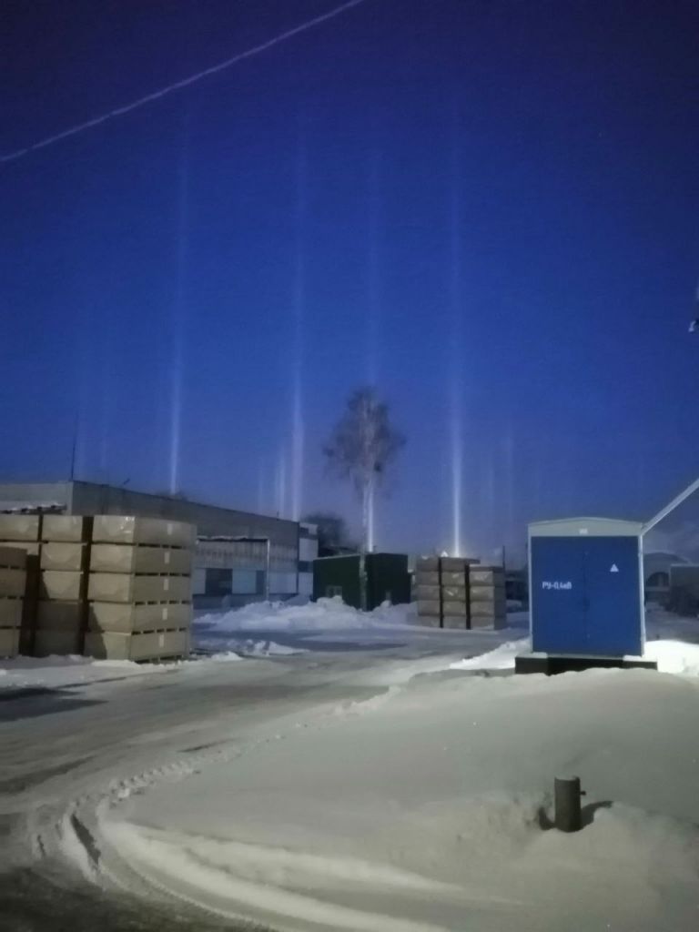 Тамбовчане делятся в соцсетях фотографиями световых столбов, увиденных в  небе | ИА “ОнлайнТамбов.ру”
