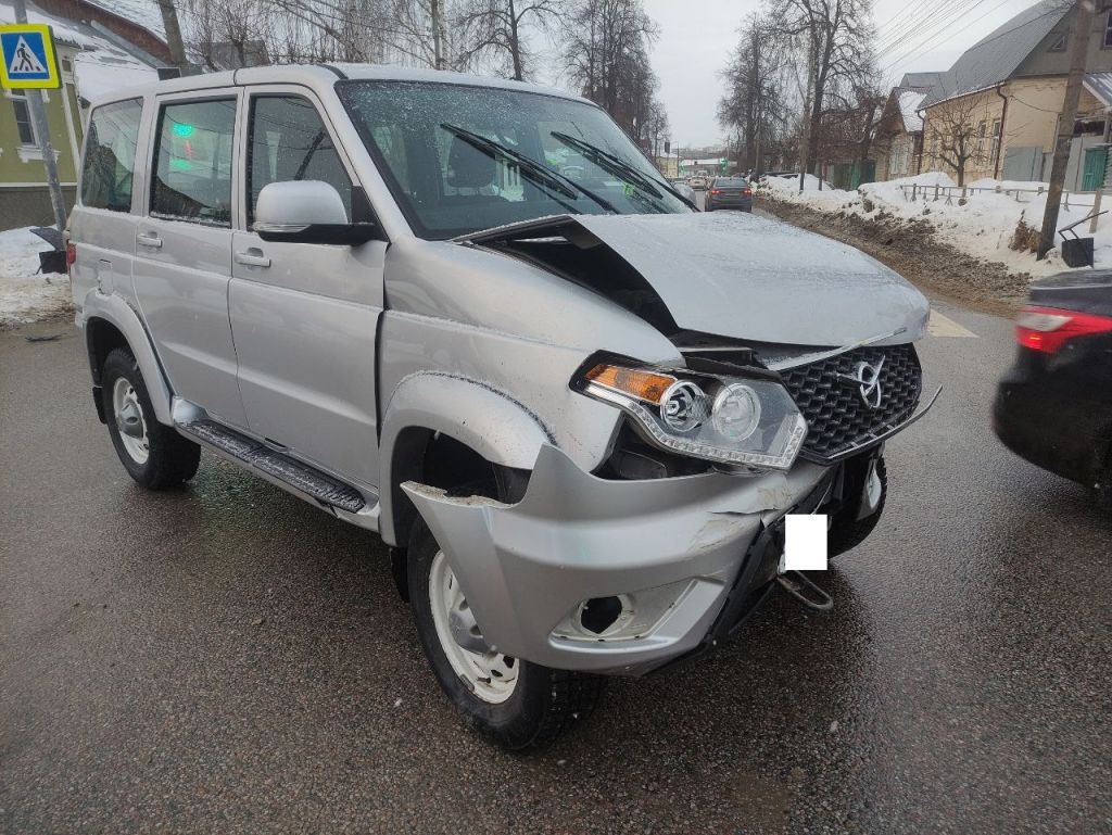19 февраля Повреждения автомобиля УАЗ.jpg